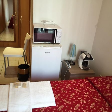 Evening Star Termini Hotel Rome Bagian luar foto